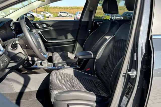 Kia Ceed Sportswagon (2024) thumbnail 17