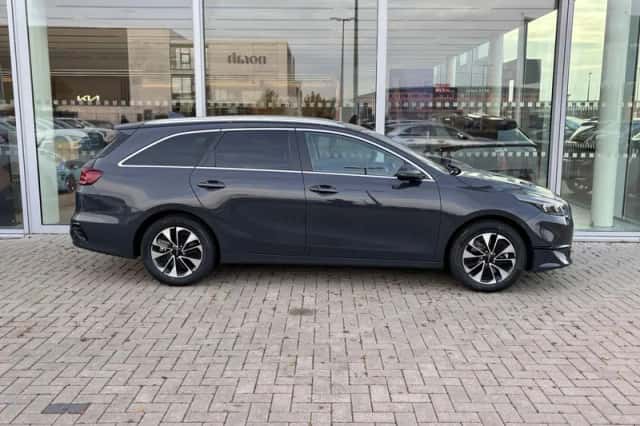 Kia Ceed Sportswagon (2024) thumbnail 4