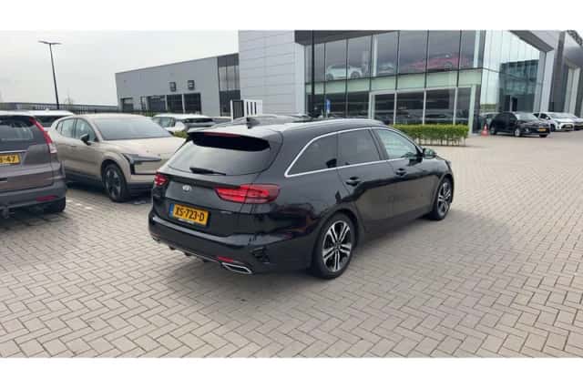 Kia Ceed Sportswagon (2019) thumbnail 3