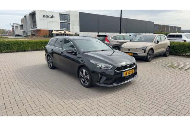 Kia Ceed Sportswagon (2019) thumbnail 4