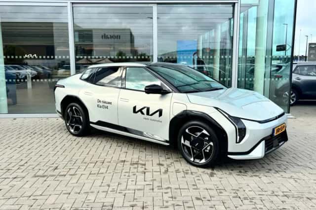 Kia EV4 (2025) thumbnail 3