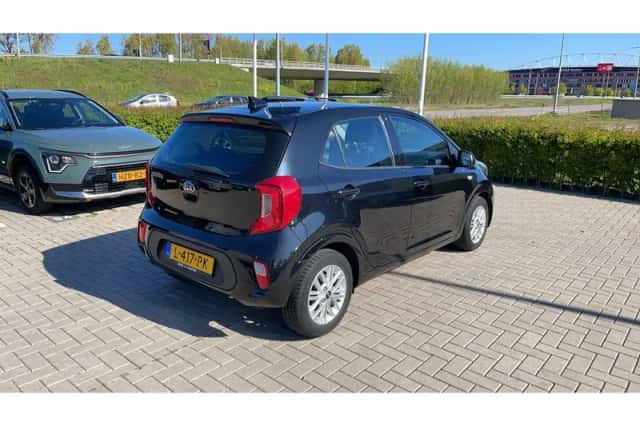 Kia Picanto (2021) thumbnail 3