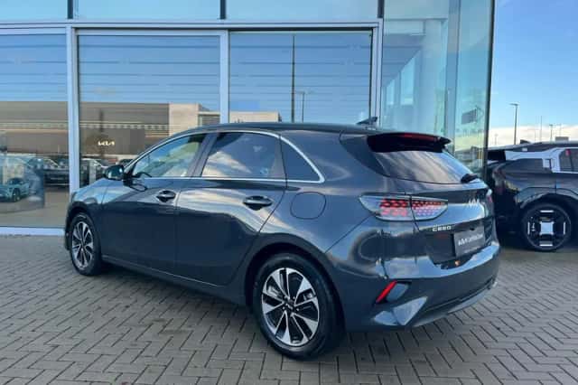 Kia Ceed (2025) thumbnail 4