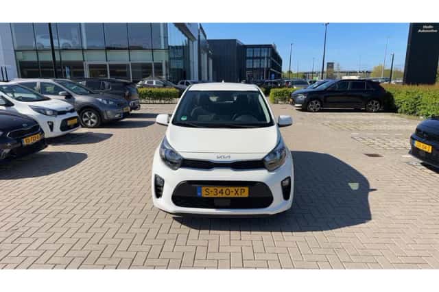 Kia Picanto (2023) thumbnail 6