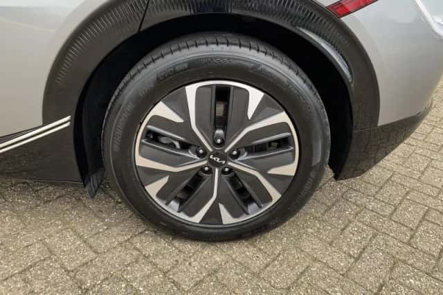 Kia EV6 (2022) thumbnail 3