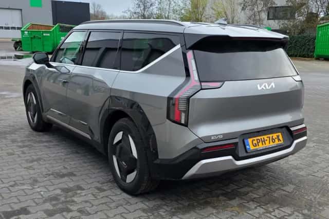 Kia EV9 (2024) thumbnail 2