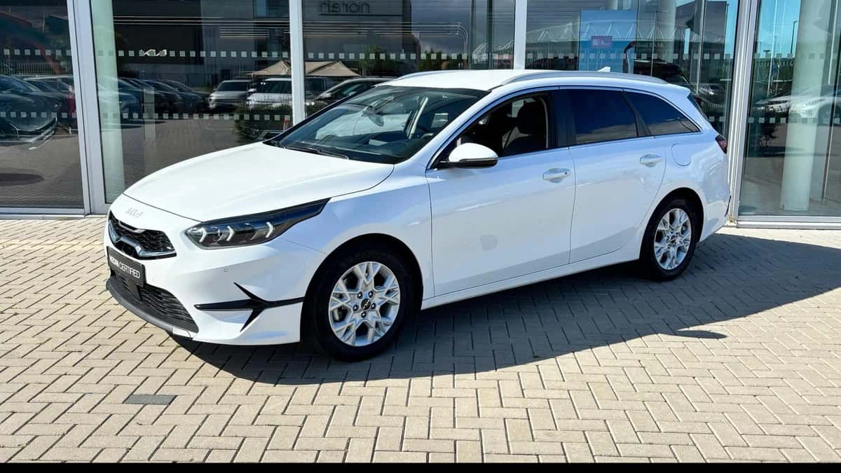 Kia Ceed Sportswagon (2024) — foto 1