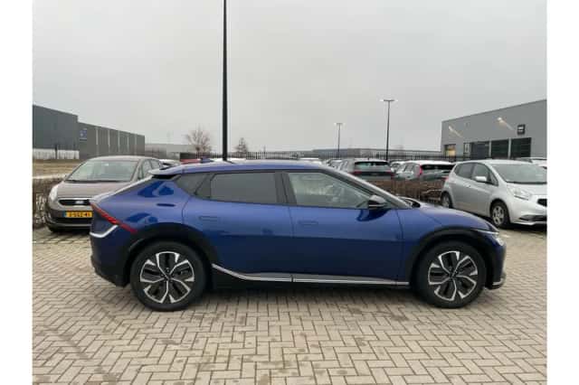 Kia EV6 (2022) thumbnail 3