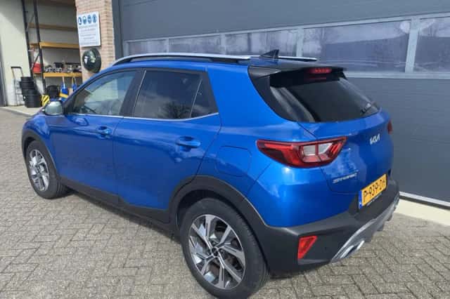 Kia Stonic (2022) thumbnail 4