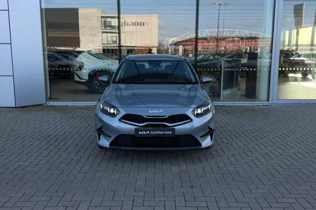 Kia Ceed Sportswagon (2023) thumbnail 2