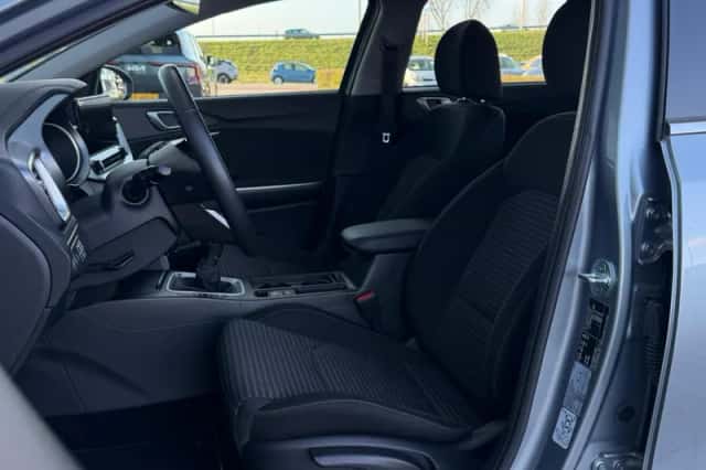 Kia Ceed Sportswagon (2023) thumbnail 13