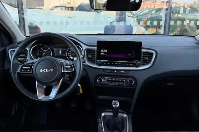 Kia Ceed Sportswagon (2023) thumbnail 15