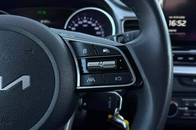Kia Ceed Sportswagon (2023) thumbnail 19