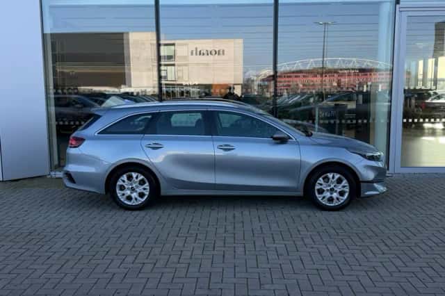 Kia Ceed Sportswagon (2023) thumbnail 5