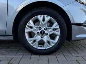 Kia Ceed Sportswagon (2023) thumbnail 6