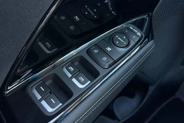 Kia Niro (2019) thumbnail 16