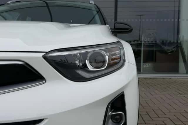 Kia Stonic (2022) thumbnail 3