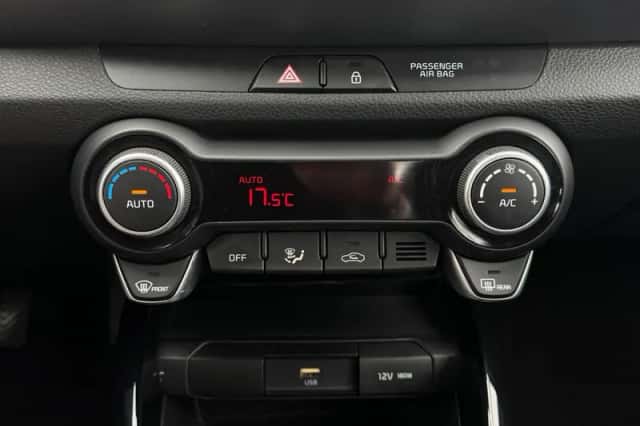 Kia Stonic (2022) thumbnail 24