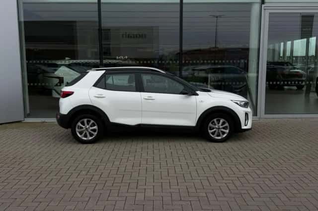 Kia Stonic (2022) thumbnail 5