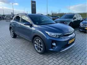 Kia Stonic (2018) thumbnail 2