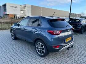 Kia Stonic (2018) thumbnail 4