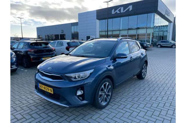 Kia Stonic (2018) thumbnail 7