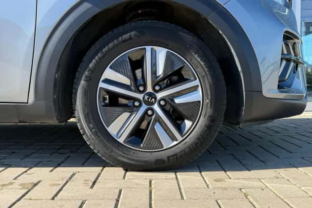 Kia Niro (2020) thumbnail 6