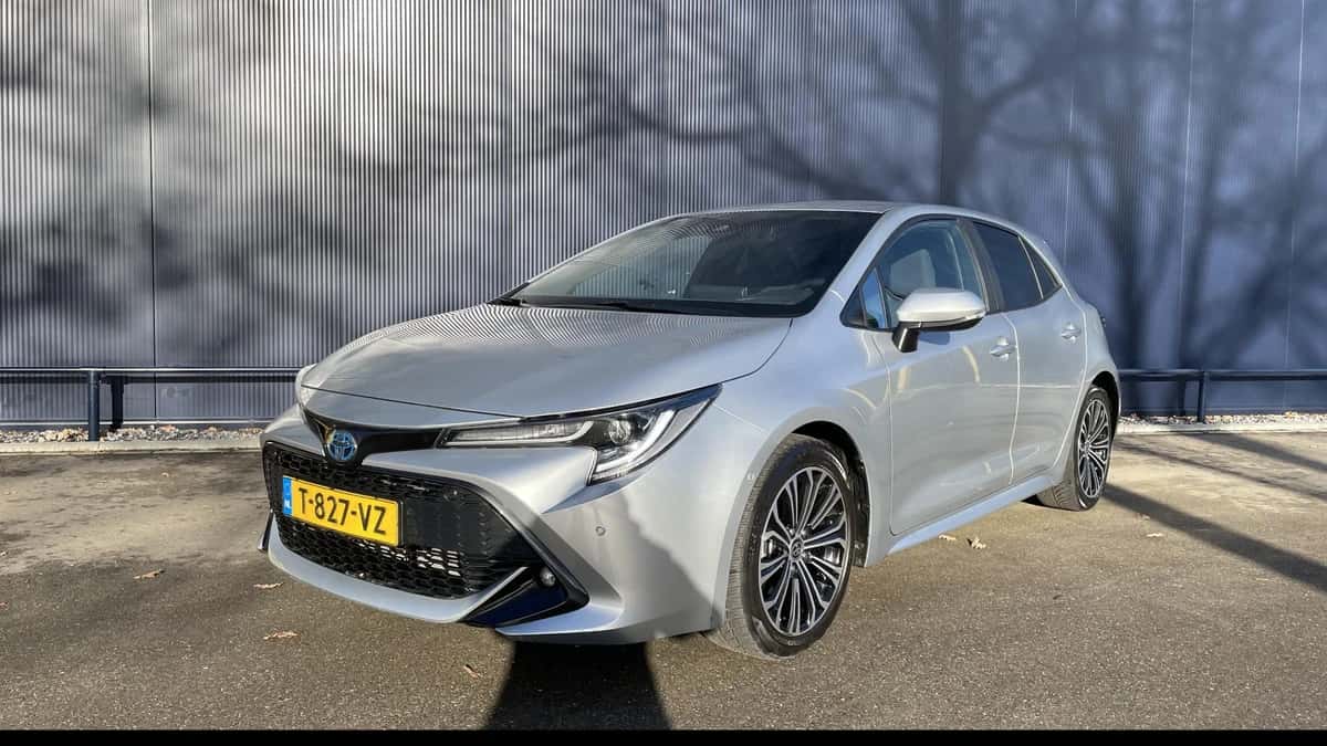 Toyota Corolla (2023) — foto 1