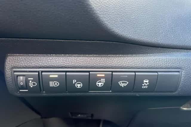 Toyota Corolla (2023) thumbnail 13