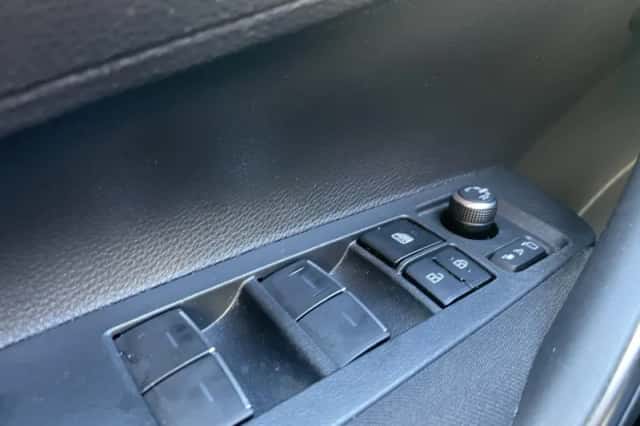 Toyota Corolla (2023) thumbnail 21