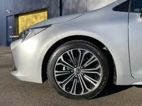 Toyota Corolla (2023) thumbnail 5
