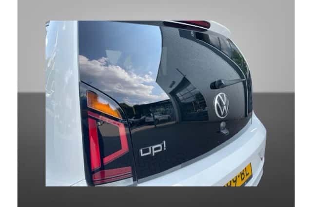 Volkswagen Up! (2020) thumbnail 3
