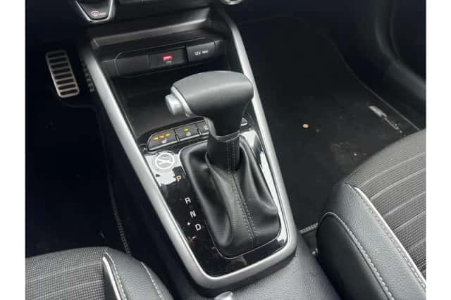 Kia Stonic (2025) thumbnail 5