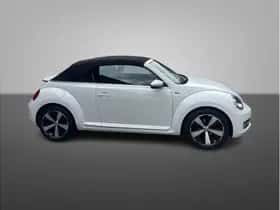 Volkswagen Beetle (2016) thumbnail 2