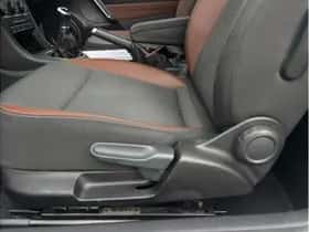 Volkswagen Beetle (2016) thumbnail 16