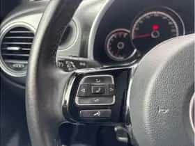 Volkswagen Beetle (2016) thumbnail 17
