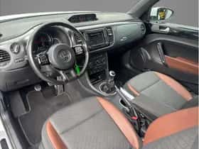 Volkswagen Beetle (2016) thumbnail 9