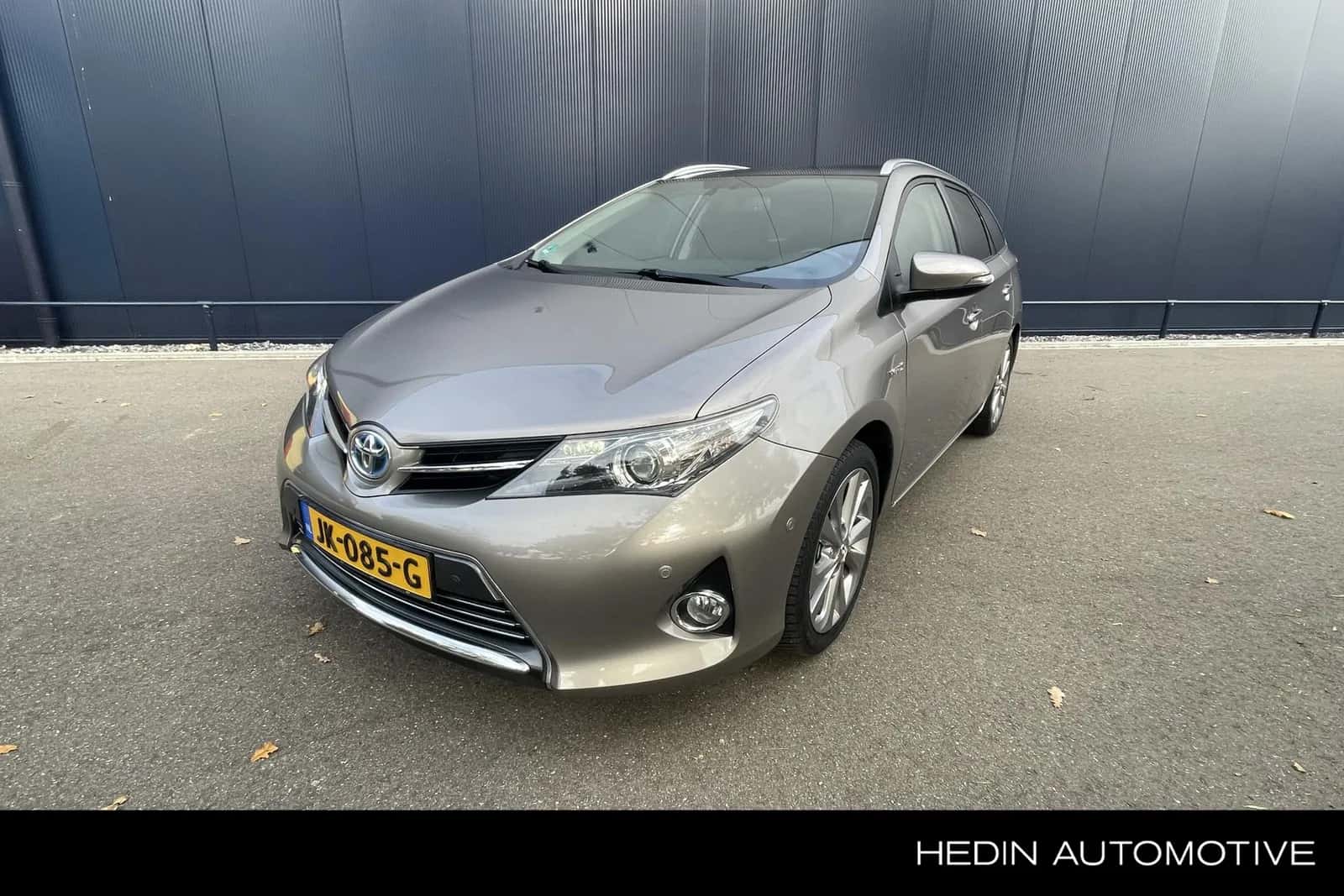 Toyota Auris (2015) — foto 1