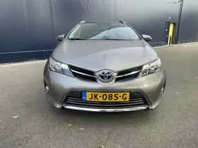 Toyota Auris (2015) thumbnail 2