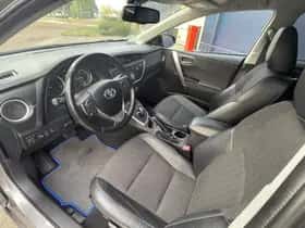Toyota Auris (2015) thumbnail 11