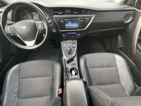 Toyota Auris (2015) thumbnail 14