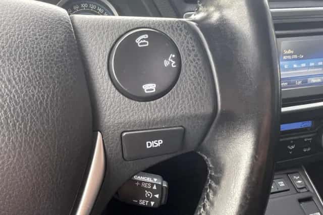 Toyota Auris (2015) thumbnail 16