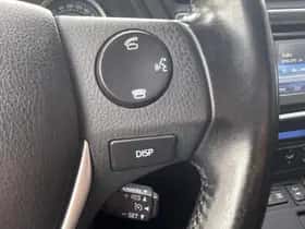 Toyota Auris (2015) thumbnail 16