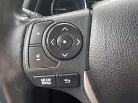 Toyota Auris (2015) thumbnail 17