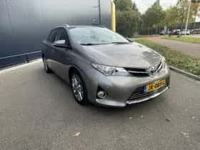 Toyota Auris (2015) thumbnail 3