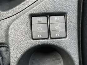 Toyota Auris (2015) thumbnail 21