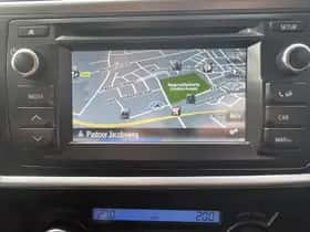 Toyota Auris (2015) thumbnail 24