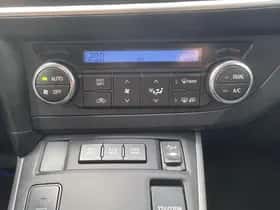 Toyota Auris (2015) thumbnail 25