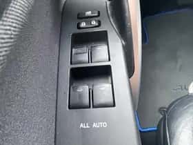 Toyota Auris (2015) thumbnail 26