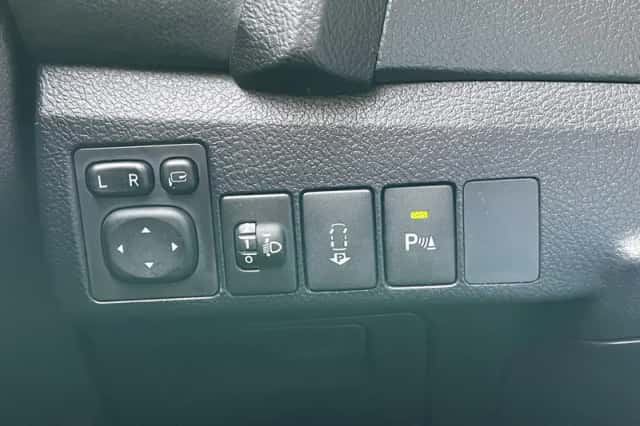 Toyota Auris (2015) thumbnail 27